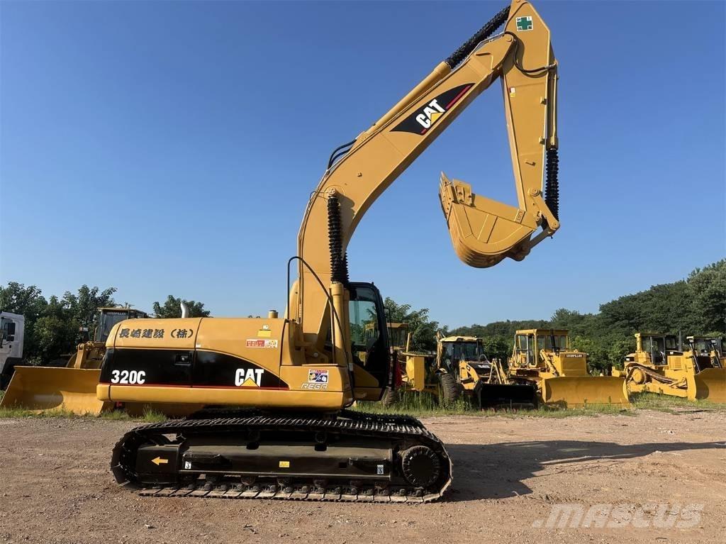 CAT 320C حفارات زحافة