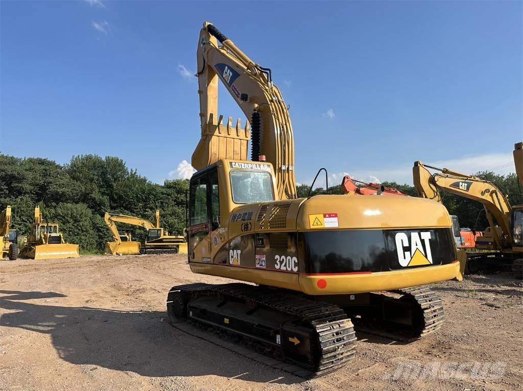 CAT 320C حفارات زحافة