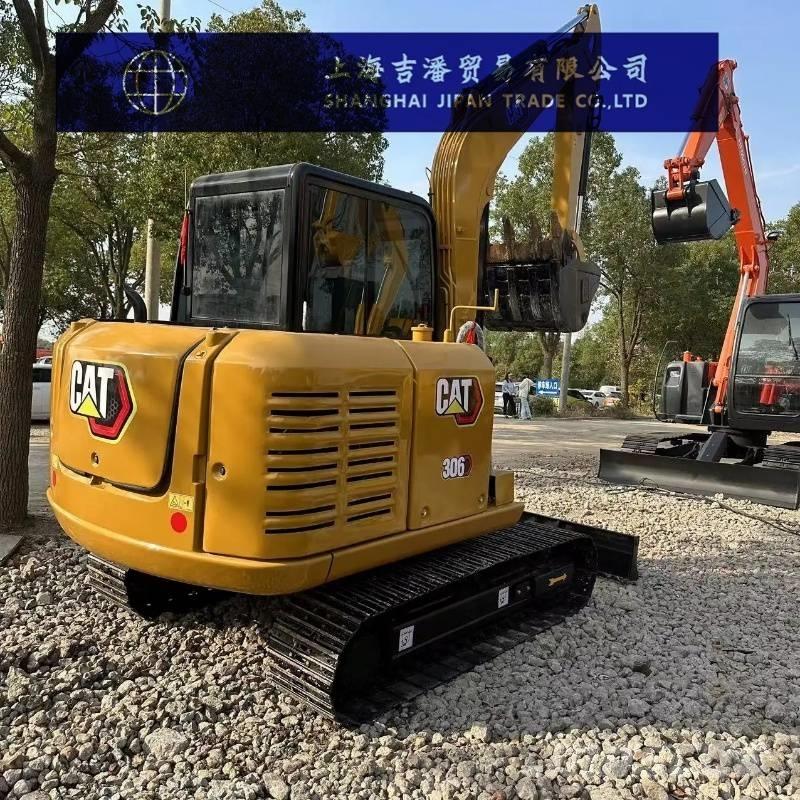 CAT 306 حفارات زحافة