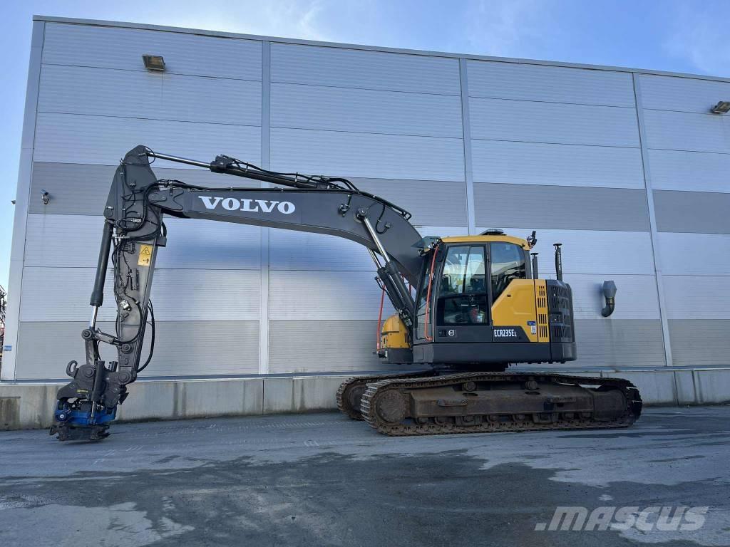 Volvo ECR235EL حفارات زحافة