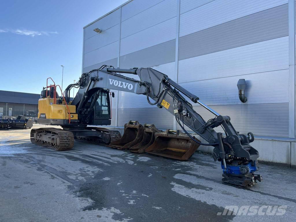 Volvo ECR235EL حفارات زحافة