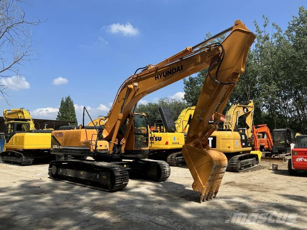 Hyundai R220LC-9S حفارات زحافة