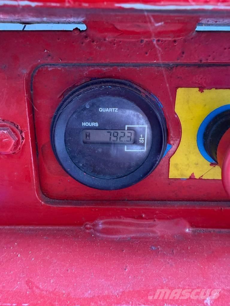 Genie GS 2032 رافعات مقصية الشكل