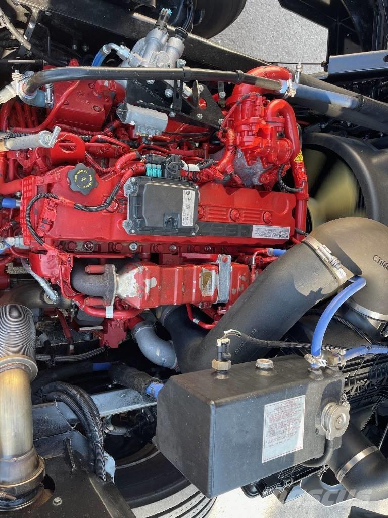 Ottawa T2 جرارات صالات المطارات