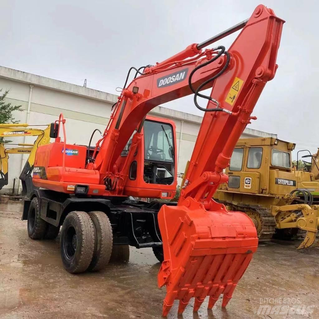 Doosan DH 150 W-7 حفارات بعجل