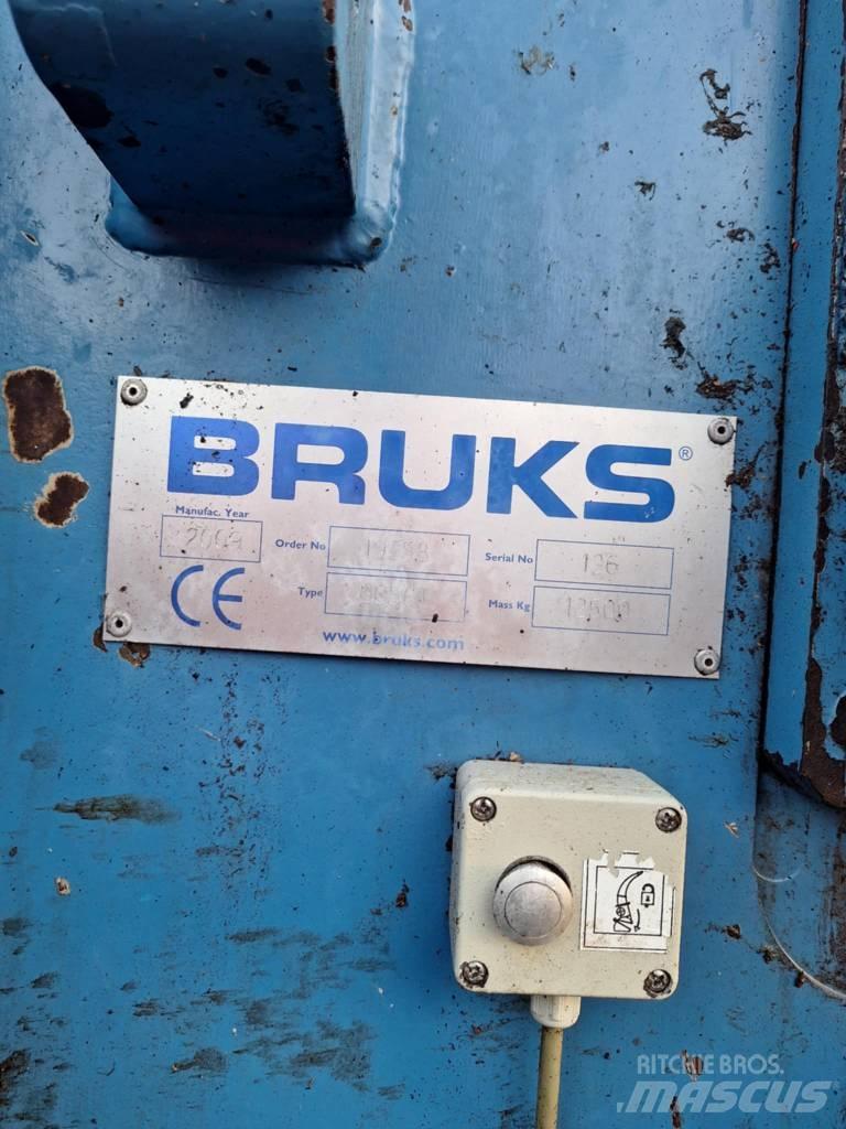 Bruks 805 CT ماكينات تقطيع أخشاب الحراجة