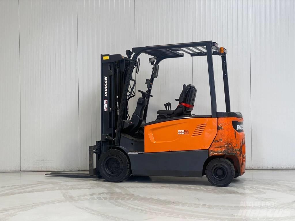 Doosan B30X-7 شاحنات ذات رافعات شوكية تعمل بالكهرباء
