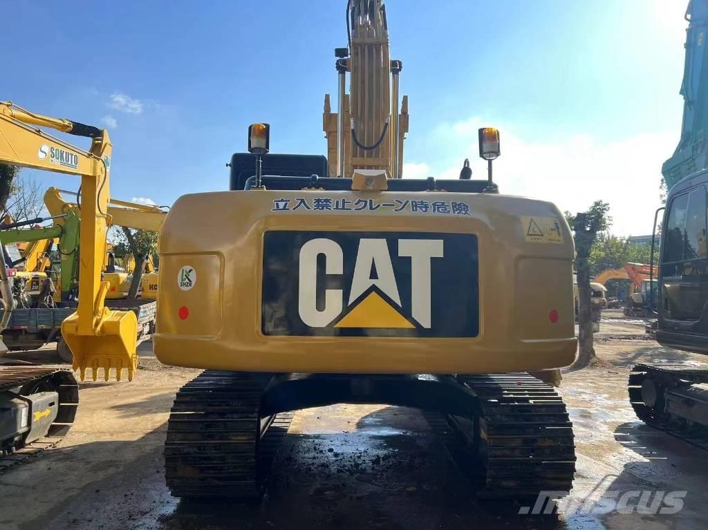CAT 320 D حفارات زحافة