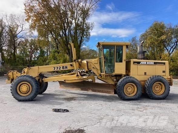 DEERE 772BH معدات تمهيد الطرق