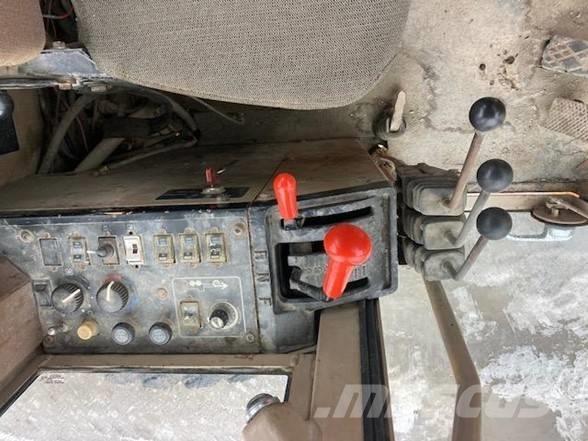 DEERE 772BH معدات تمهيد الطرق