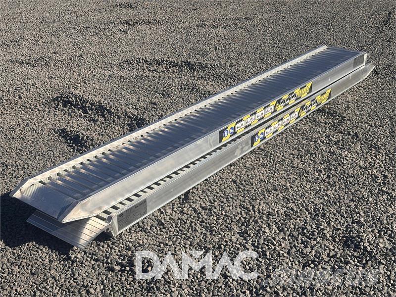  DAMAC RA.100X30 معدات البناء - غير ذلك