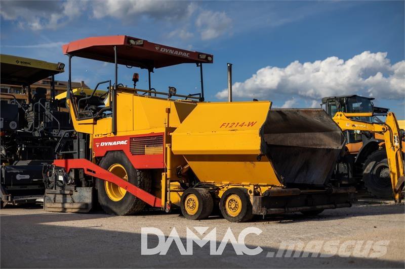 Dynapac F121-4W معدات السفلتة
