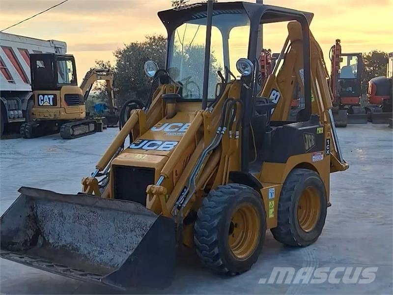 JCB 1CX لوادر ذات جرافات عكسية