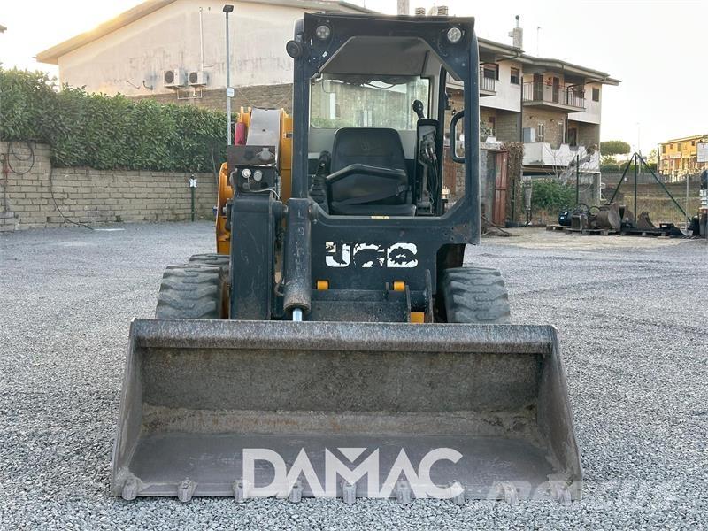 JCB 225 لوادر انزلاقية التوجيه