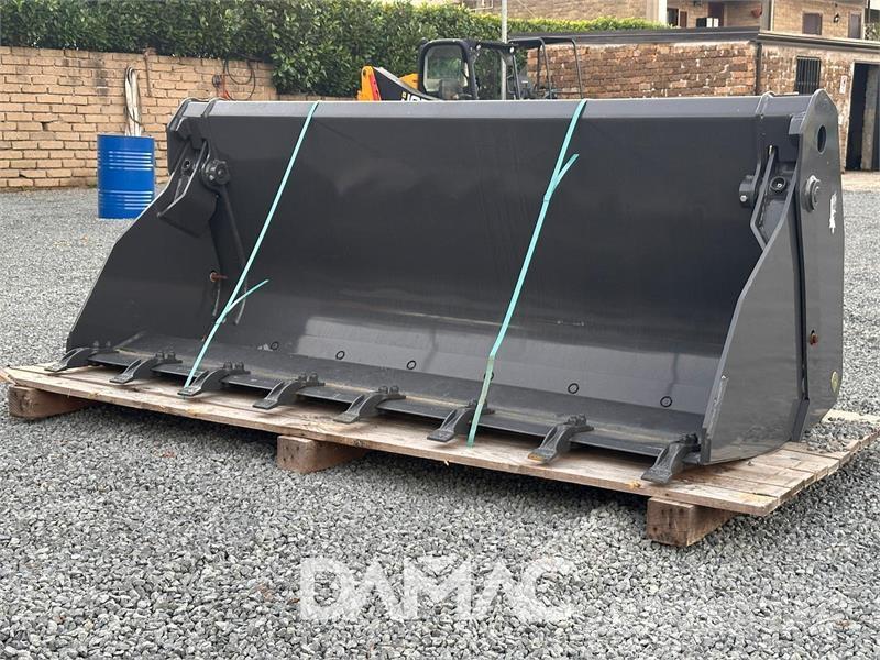 New Holland 220 دلاء