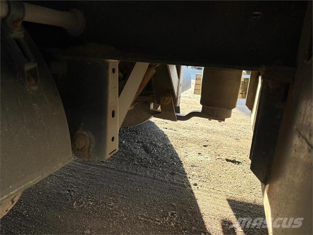 Leci 3aks Åben مقطوروات مسطحة/مفصلية الجوانب