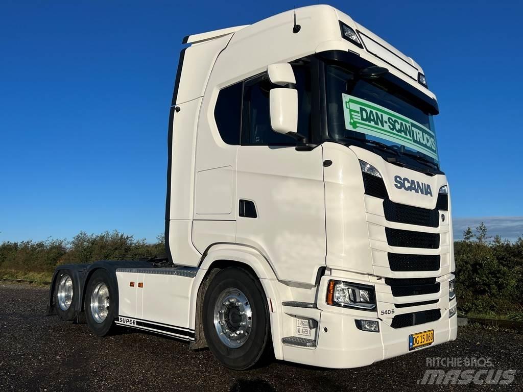 Scania S540 6x2 وحدات الجر