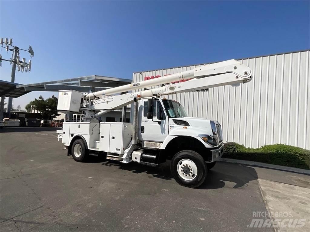 Altec AA755 المنصات الهوائية المثبتة على شاحنة