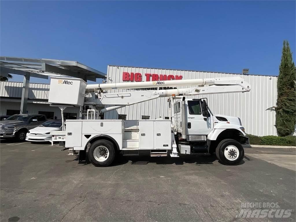 Altec AA755 المنصات الهوائية المثبتة على شاحنة