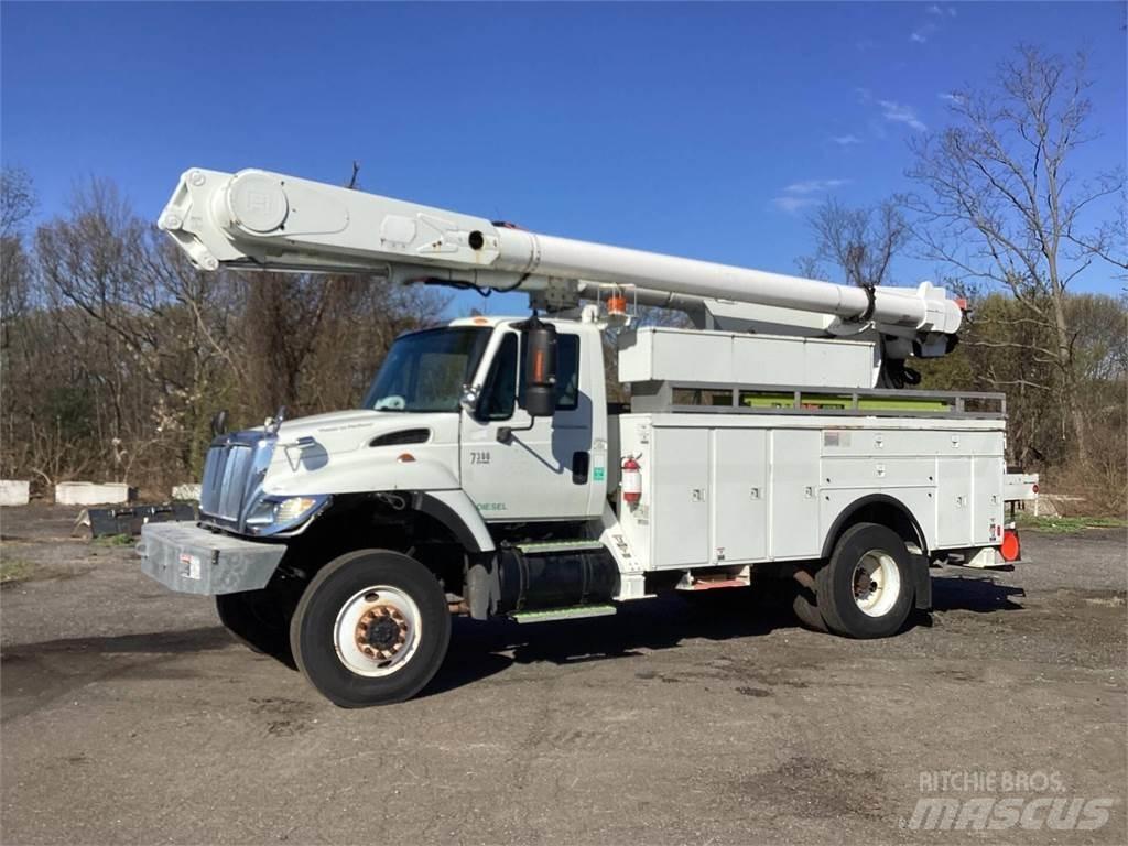 Altec AM855 المنصات الهوائية المثبتة على شاحنة