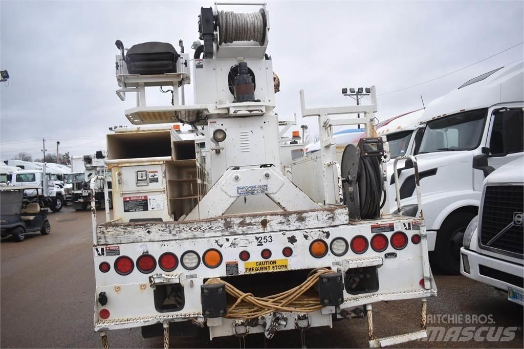 Altec D2045TR شاحنات المعدات  المحمولة لحفر الآبار