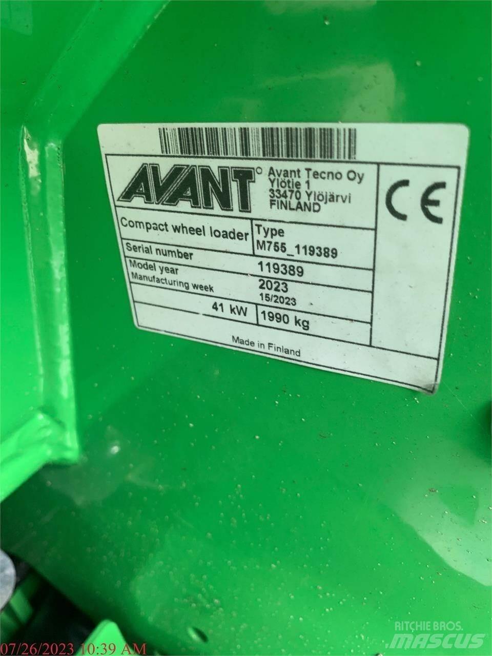 Avant 755I لوادر بعجل