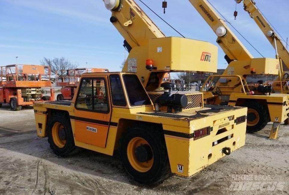Broderson IC200-3G رافعات الطرق الوعرة