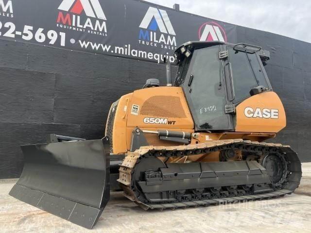 CASE 650M WT بلدوزرات مجنزرة