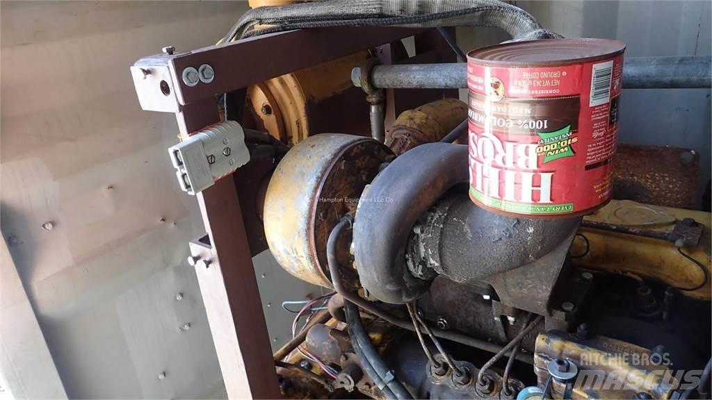 CAT 100 KVA مولدات أخرى