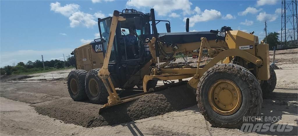 CAT 120M2 AWD معدات تمهيد الطرق