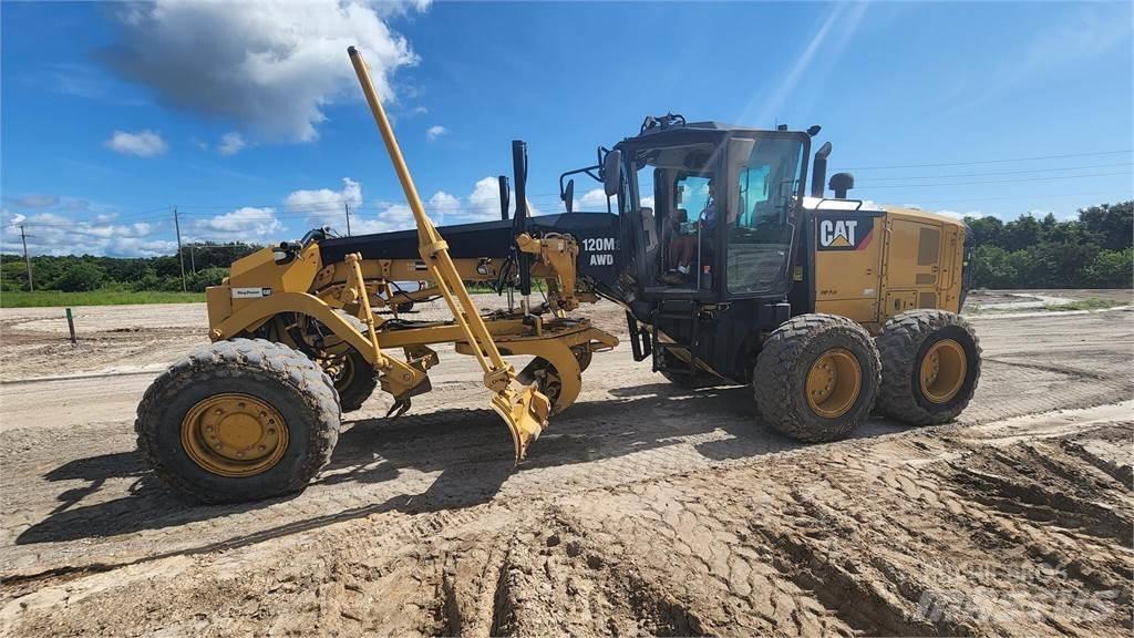 CAT 120M2 AWD معدات تمهيد الطرق