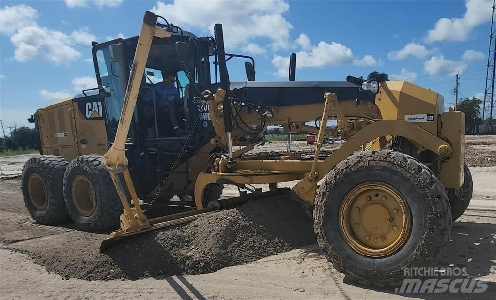 CAT 120M2 AWD معدات تمهيد الطرق