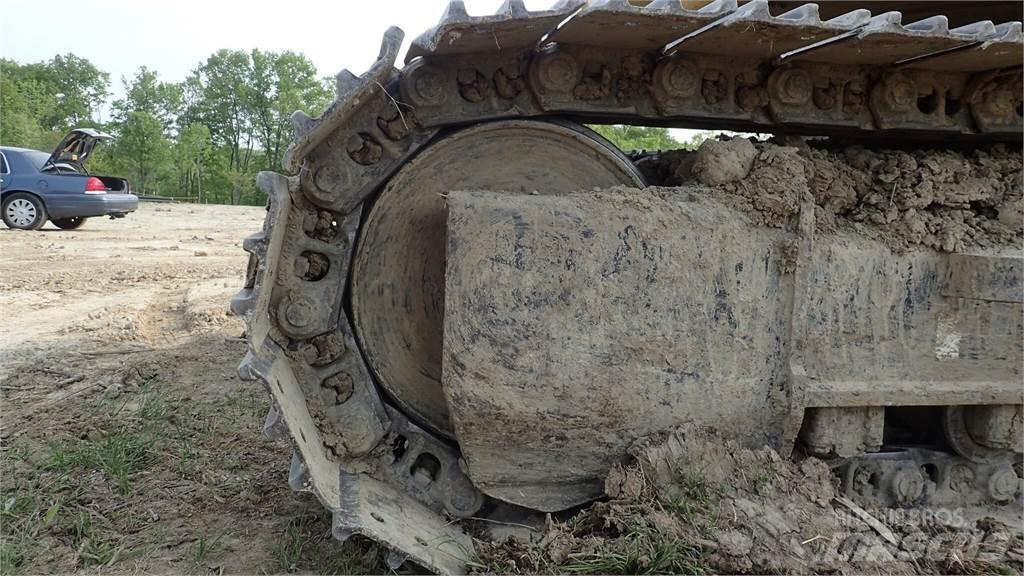 CAT 313FLGC حفارات زحافة