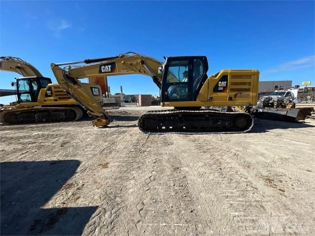 CAT 320 حفارات زحافة