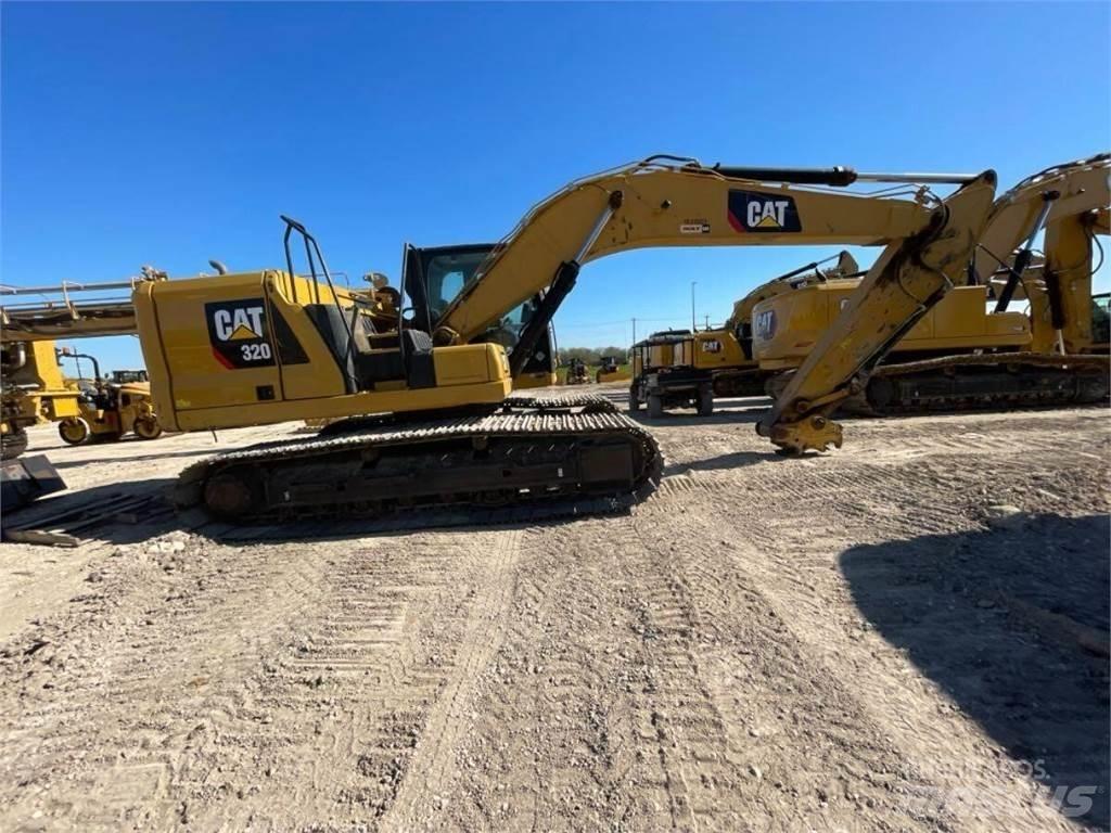 CAT 320 حفارات زحافة