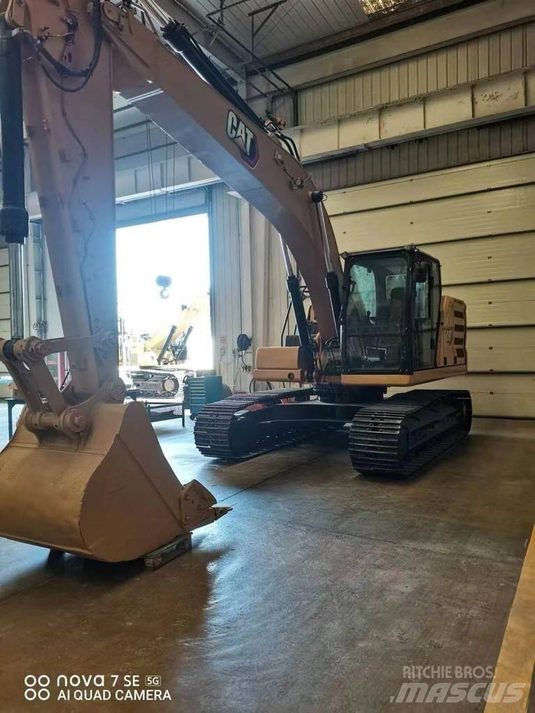 CAT 320 حفارات زحافة