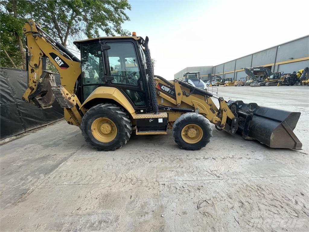 CAT 420F2 IT لوادر ذات جرافات عكسية