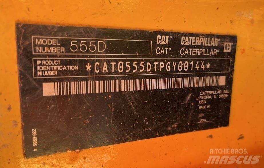 CAT 555D ساحبات الأشجار