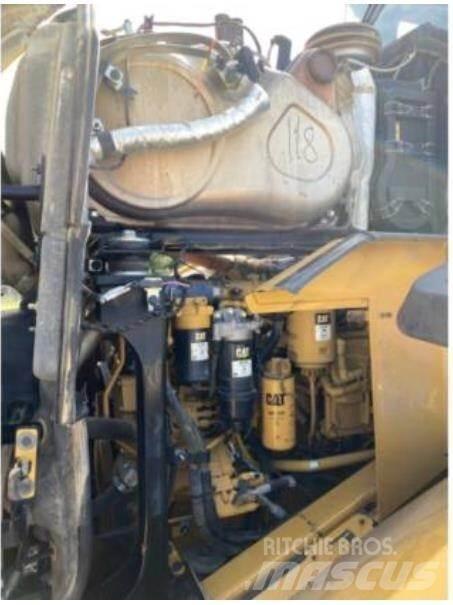 CAT 950M لوادر بعجل