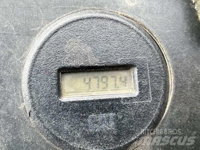 CAT CP-563C مكابس المخلفات