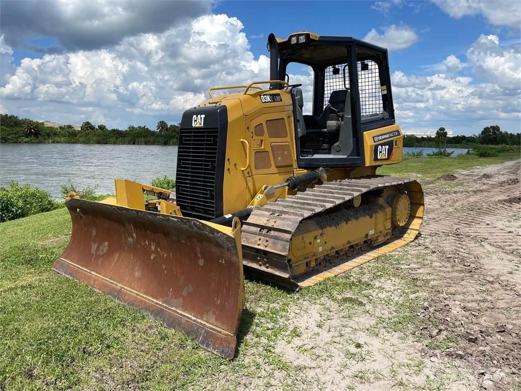 CAT D3K2 LGP بلدوزرات مجنزرة