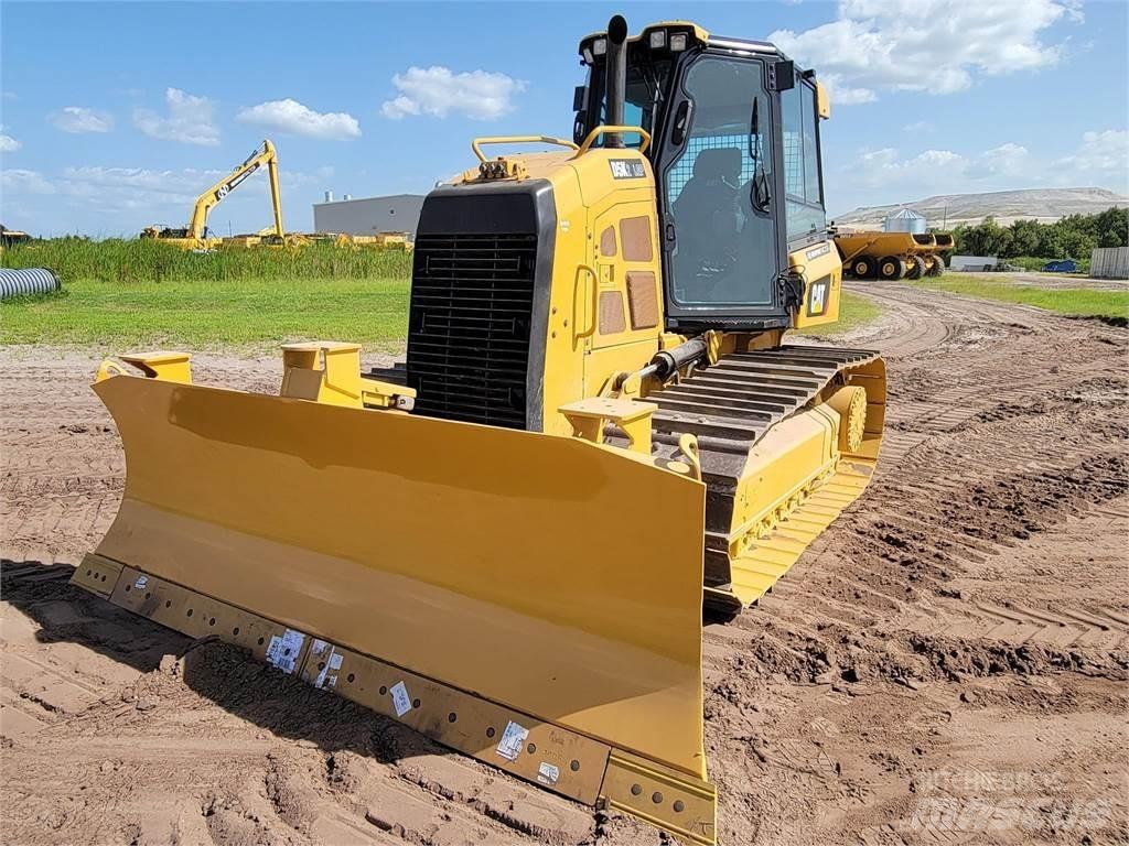 CAT D5K LGP بلدوزرات مجنزرة