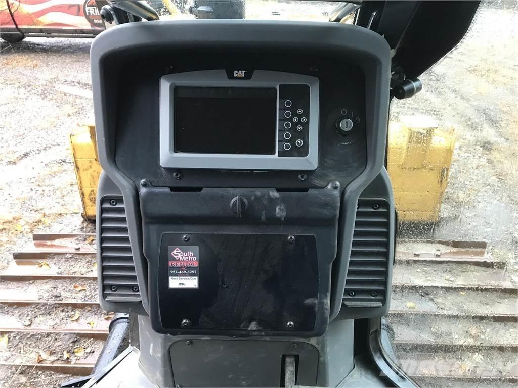 CAT D5K2 LGP بلدوزرات مجنزرة