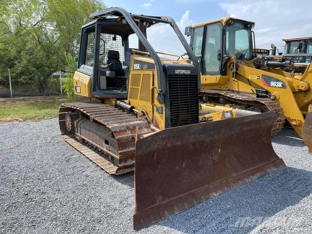 CAT D5K2 LGP بلدوزرات مجنزرة