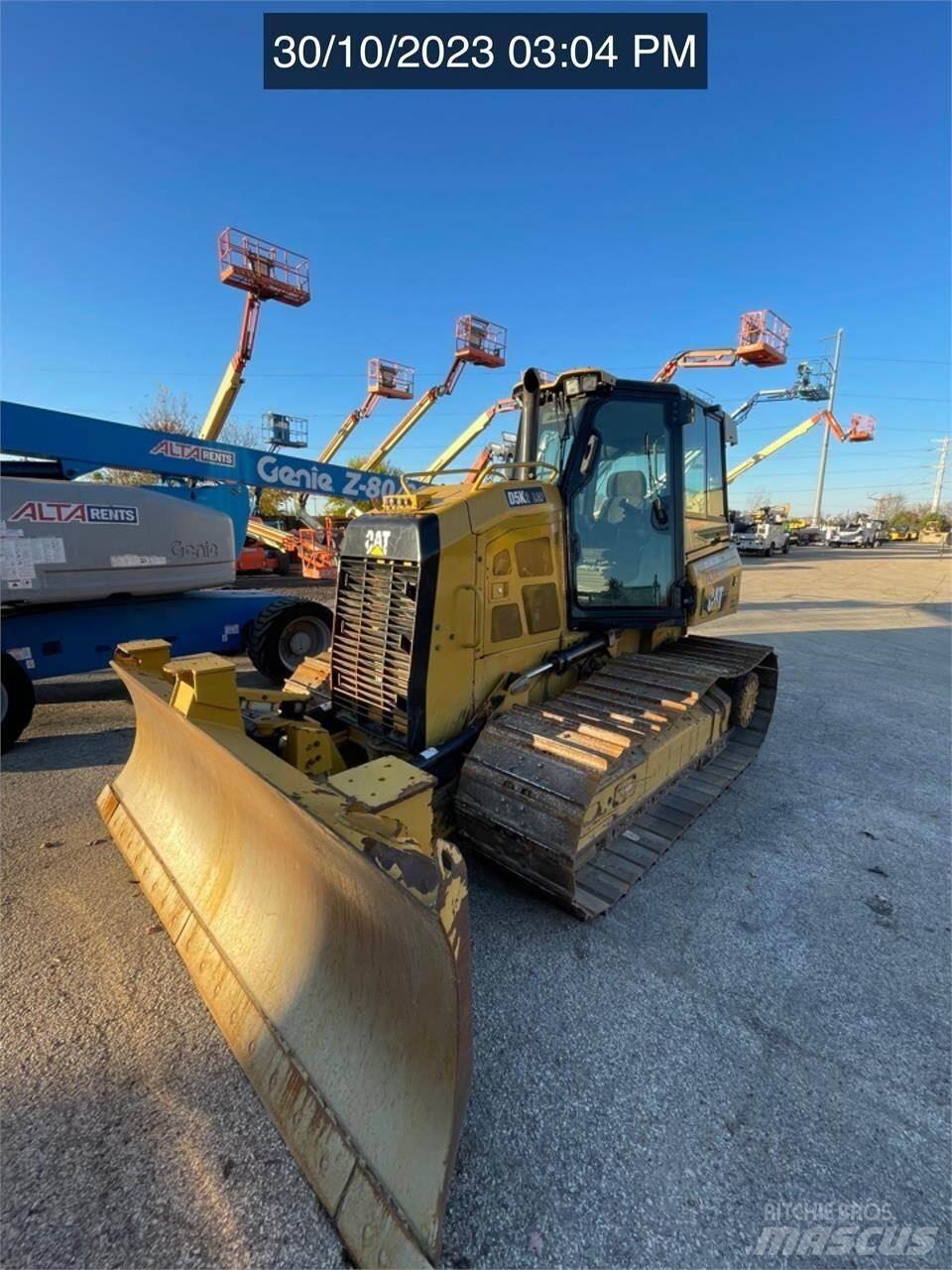 CAT D5K2 LGP بلدوزرات مجنزرة