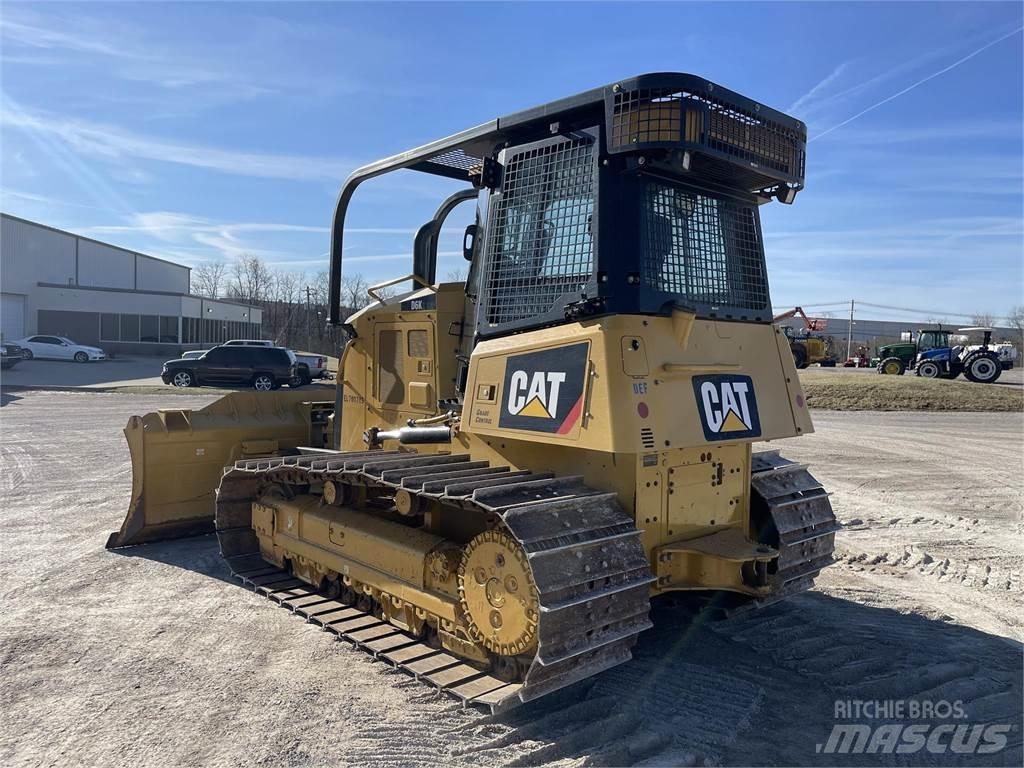 CAT D6K2 LGP بلدوزرات مجنزرة