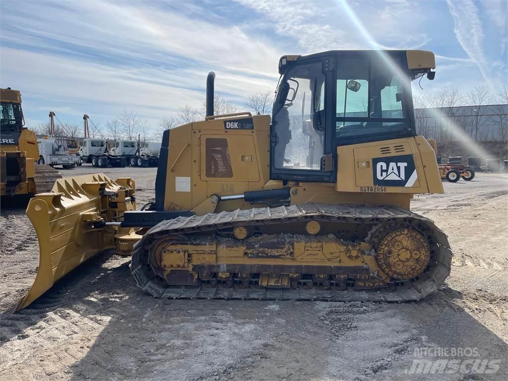 CAT D6K2 LGP بلدوزرات مجنزرة