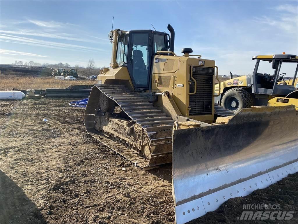 CAT D6N LGP بلدوزرات مجنزرة