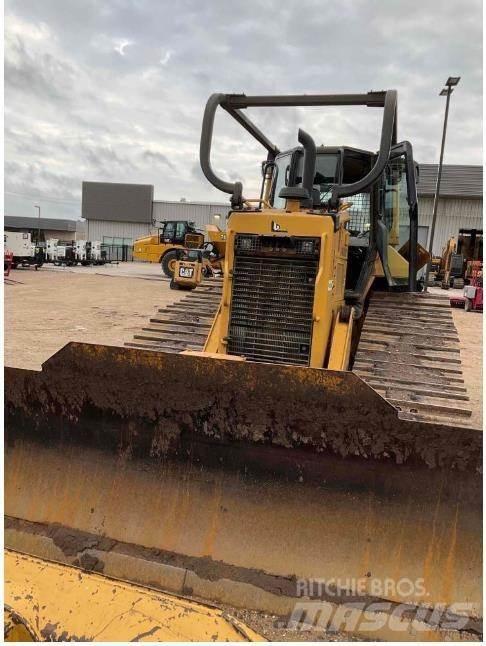 CAT D6N LGP بلدوزرات مجنزرة