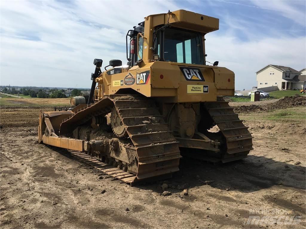 CAT D6T LGP بلدوزرات مجنزرة